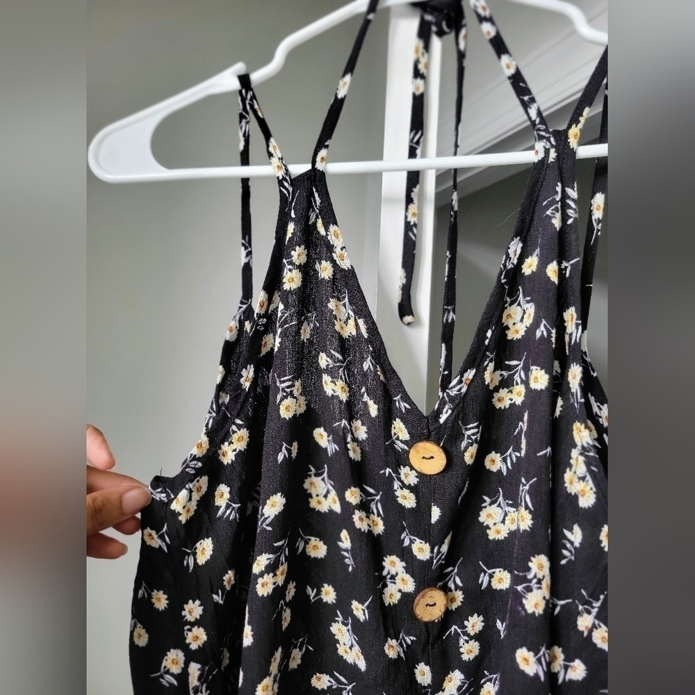 Floral Fake Button Halter Top size:12 - Picture 4 of 5